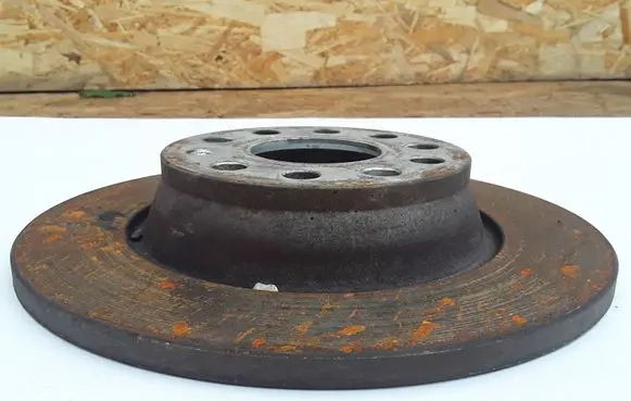 Volkswagen PASSAT B6 Rear brake disc