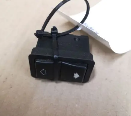 BMW 5 E39 Electric window control switch 8368974