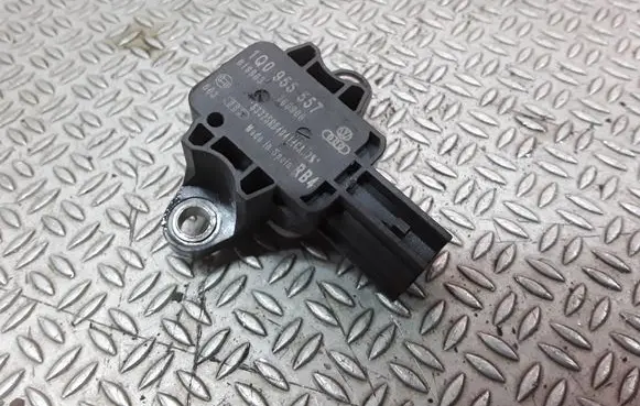 Volkswagen Eos Airbag deployment crash/impact sensor 1Q0955557