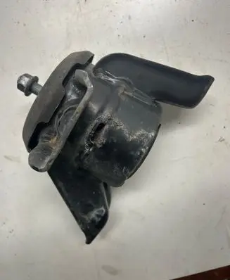 KIA Sorento Engine mount bracket 117088150191