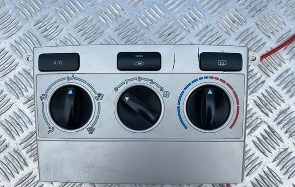 Toyota Corolla Verso AR10 Climate control unit 559000F011
