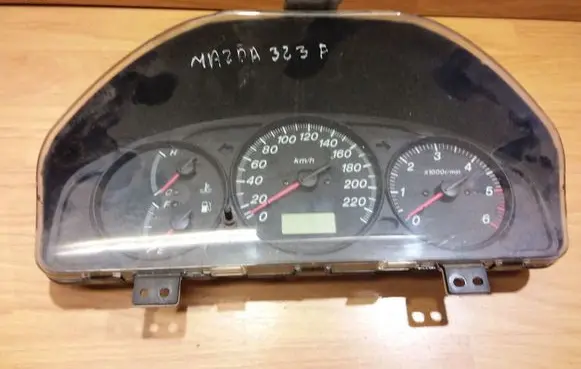 Mazda 323 F Speedometer (instrument cluster) BRBL2J