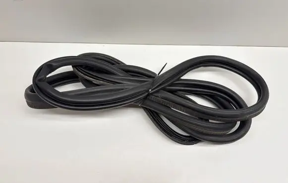 Citroen Berlingo Trunk rubber seal (body) 