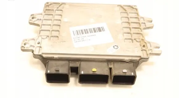 Nissan Qashqai Engine control unit/module ECU MEC951-030