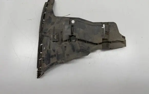 Volvo V70 Front bumper mounting bracket 08693182