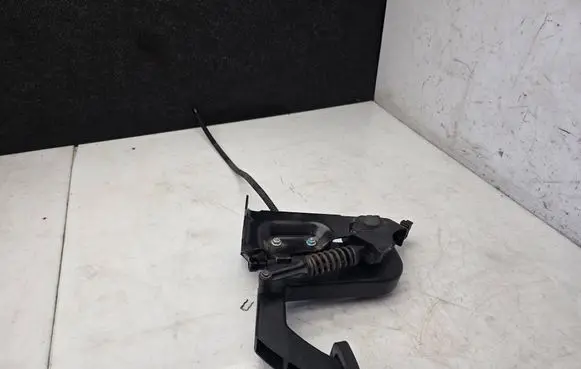 Mercedes-Benz Vito Viano W639 Clutch pedal A6392901201 06W26ZGS008 10422903