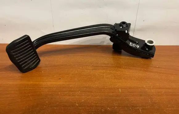 Land Rover Discovery Sport Brake pedal