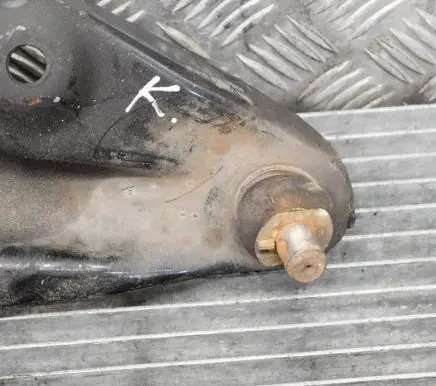 Dacia Sandero Front lower control arm/wishbone
