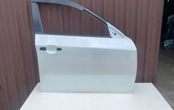 Subaru Impreza III Front door