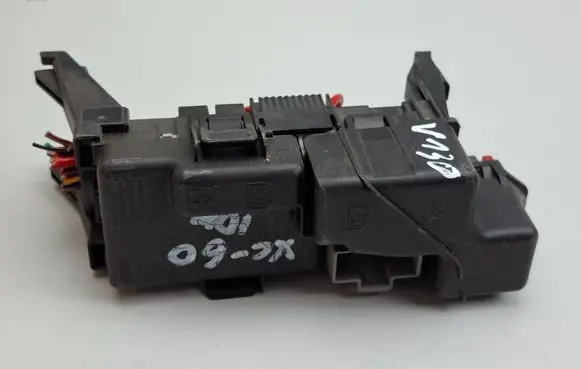 Volvo XC60 Fuse module 31300188 31300189 DP13800159HWB