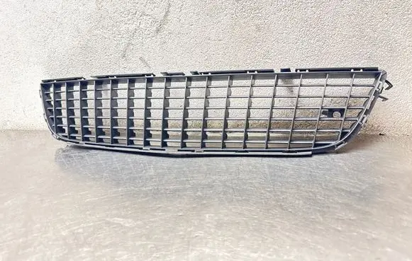 Opel Vectra C Front bumper lower grill 13182906