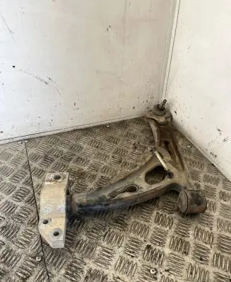 Volkswagen Touran I Front lower control arm/wishbone