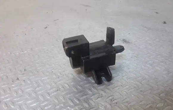 Opel Zafira B Turbo solenoid valve 8972882491