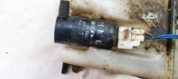 Hyundai Lantra II Windscreen/windshield washer pump