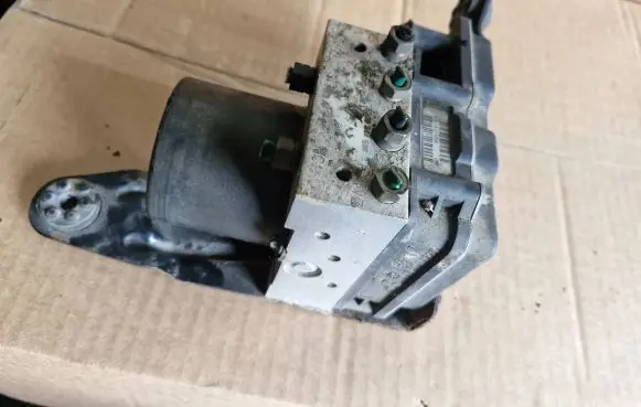Renault Megane II ABS Pump 8200344607