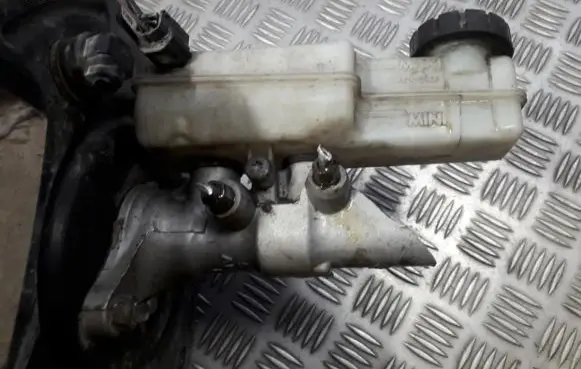 Renault Megane III Master brake cylinder 460910009r altut135842