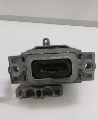 Volkswagen PASSAT B6 Engine mount bracket 1K0199262