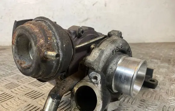 Opel Astra J Turbo 99053674 GTB1546V 7795914