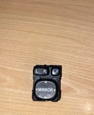 Toyota Avensis T250 Wing mirror switch 183575