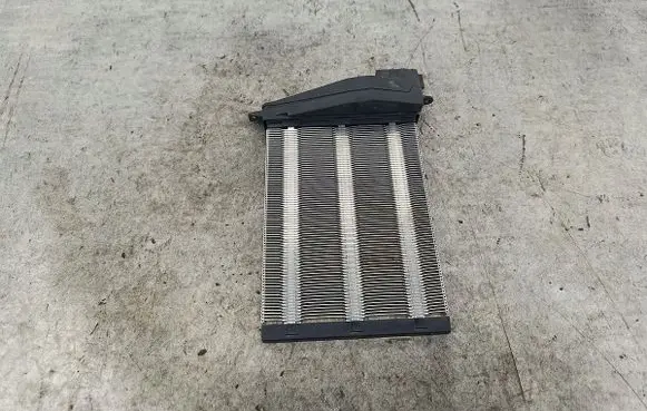 Volkswagen Golf V Air conditioning (A/C) radiator (interior) 