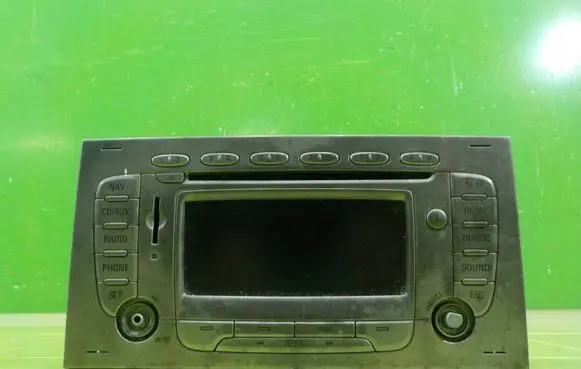Ford Kuga I Radio/CD/DVD/GPS head unit 7612300590 8V4T18K931AD