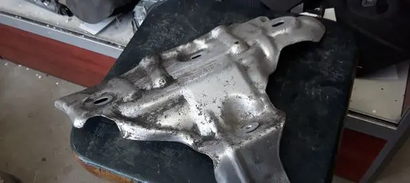 Renault Master III Heat shield in engine bay 8200906076
