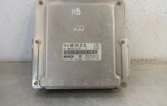 Mercedes-Benz E W210 Engine control unit/module A0265452532 0281001883 28RTE341