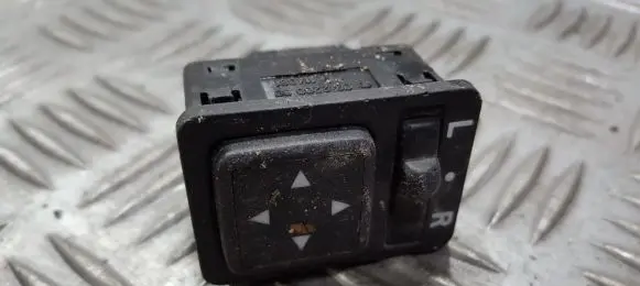 Mitsubishi Carisma Wing mirror switch MR114081
