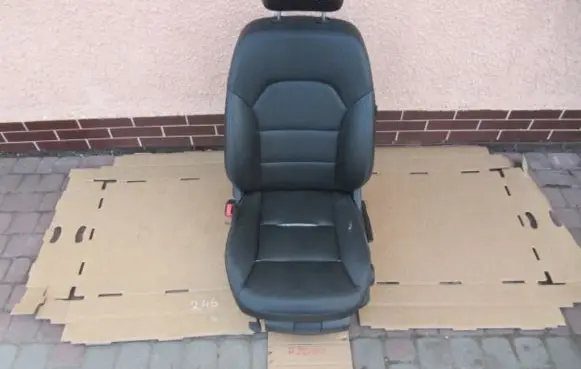 Mercedes-Benz B W246 W242 Front driver seat 