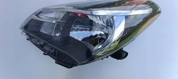Toyota Yaris Headlight/headlamp