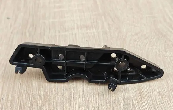 BMW 4 G22 G23 G24 G26 Front bumper mounting bracket 8738612