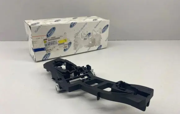 Ford Fiesta Rear door exterior handle/bracket 8A61A224A36