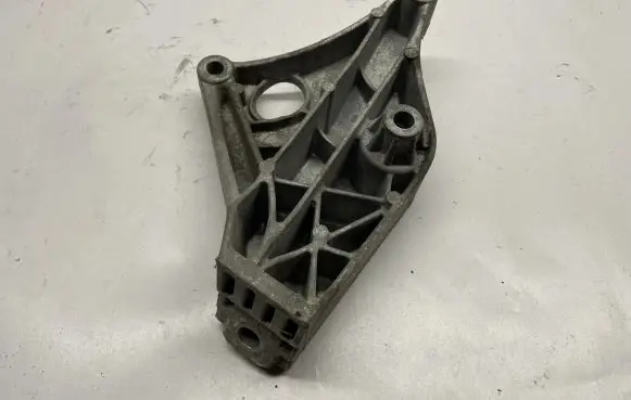 BMW 1 F20 F21 Engine mounting bracket 6788611