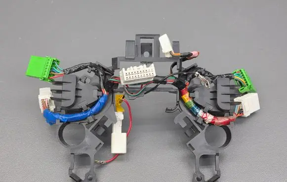 Steering wheel buttons/switches