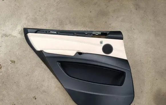 BMW X5 E70 Rear door card panel trim 6223538
