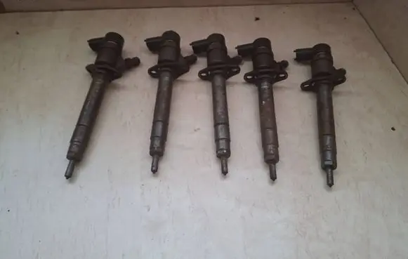Volvo S80 Fuel injectors set 8658351