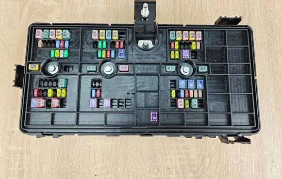 Volkswagen Amarok II Fuse box cover MB3T14D068PLC