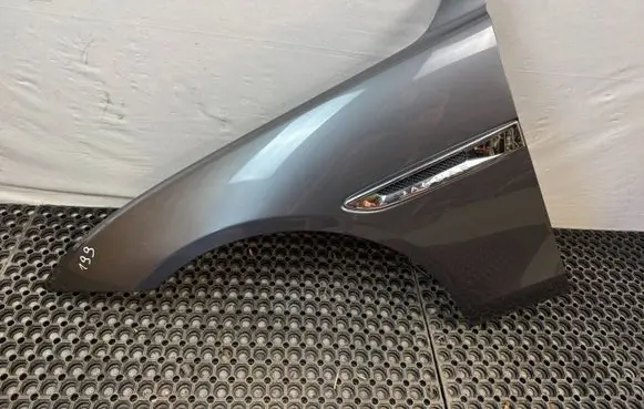 Jaguar XE Fender 