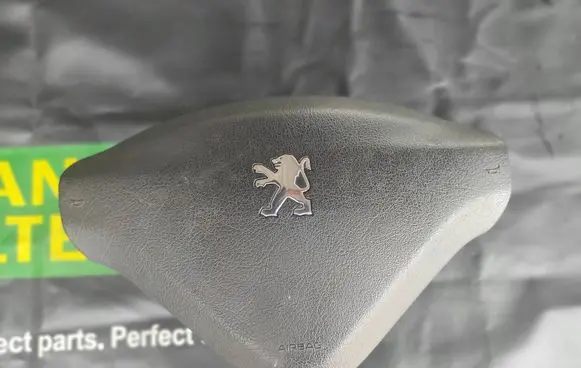 Peugeot 207 Steering wheel airbag 96500674ZD