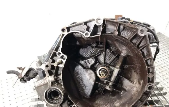 Manual 5 speed gearbox
