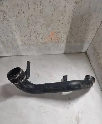 Volvo V70 Intercooler hose/pipe 31274655
