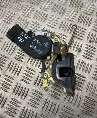 Suzuki Grand Vitara I Rear door lock
