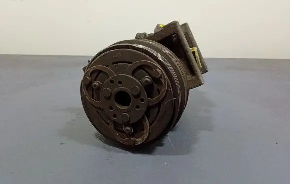 Volvo S40 Air conditioning (A/C) compressor (pump) 31308257