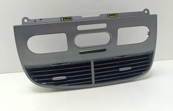 Seat Altea Dash center air vent grill 5P1819110J