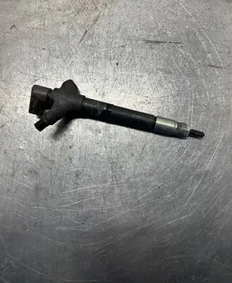 Toyota Verso Fuel injector 236700r100