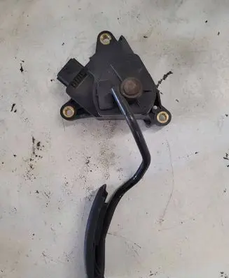 Renault Megane II Accelerator throttle pedal 8200153268 3452B T00530