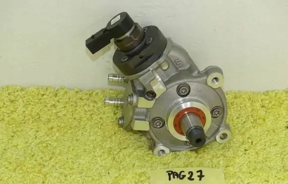 Volkswagen PASSAT B8 Fuel injection high pressure pump 0445011524