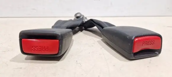 Mitsubishi Outlander Middle seatbelt buckle (rear) G2285