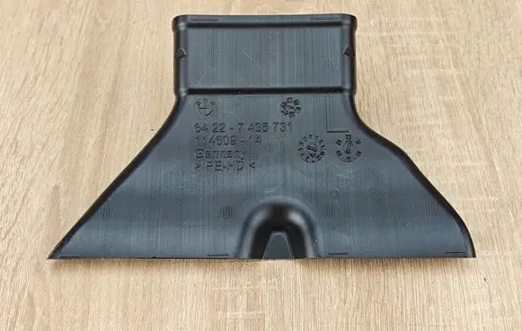BMW 8 G16 Cabin air duct channel 7435731