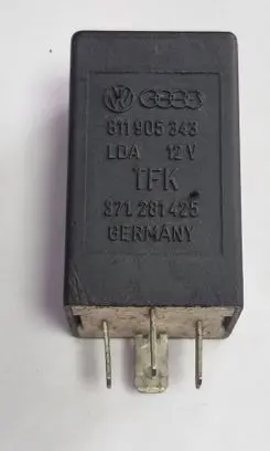 Volkswagen Jetta I Other relay 811905343 371281425